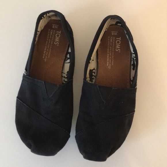 Toms Shoes - Black Toms!